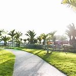 Thb Tropical Island Курортный комплекс 4*